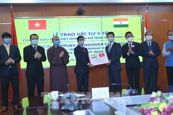 Việt Nam đã tặng 100.000 khẩu trang vải kháng khuẩn cho Ấn Độ