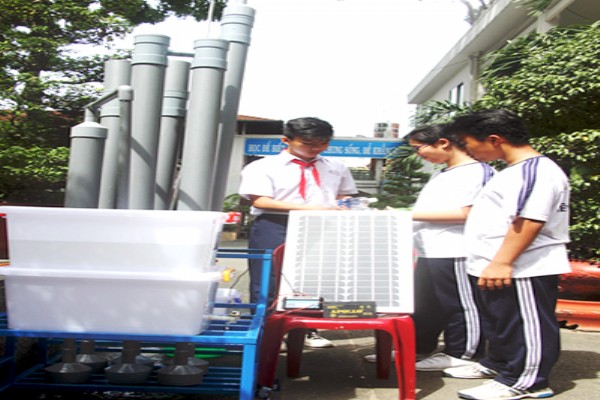 Học sinh lớp 9 biến nước thải máy lạnh thành nước uống