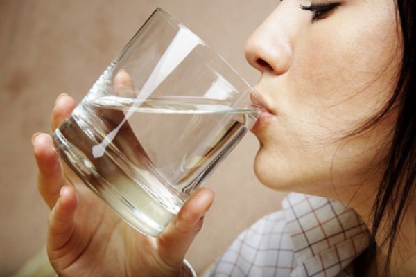 Cảnh báo: Uống nước đun sôi để nguội quá 2 ngày dễ nhiễm bệnh