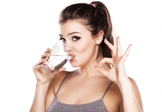 Lợi ích tuyệt vời của việc uống đủ nước lọc thường xuyên
