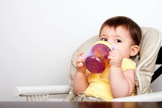 Những lưu ý khi trẻ uống nước quan trọng bạn cần biết