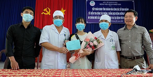Tín mới Virus Corona tại Việt Nam: Thêm 3 bệnh nhân ra viện, 6 người được điều trị khỏi bệnh