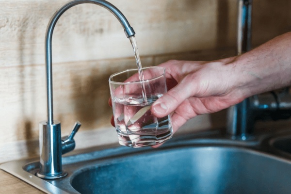 Lợi ích của việc uống nước đủ mỗi ngày