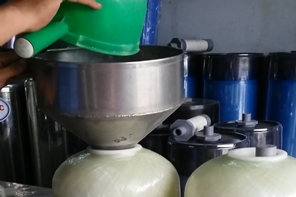 Hướng dẫn cách làm và vận hành cột composite trong hệ thống lọc