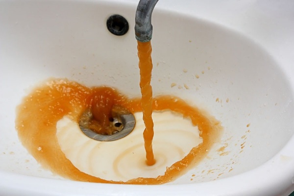 Nước uống có chì ảnh hưởng tới sức khỏe con người như thế nào?