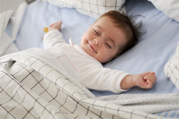 Lưu ý khi dùng điều hòa cho trẻ sơ sinh và trẻ nhỏ ba mẹ cần nhớ