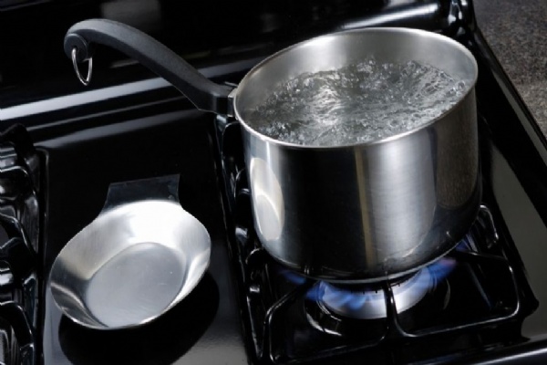 Nước uống có tính kiềm và 3 điều không ai nói cho bạn