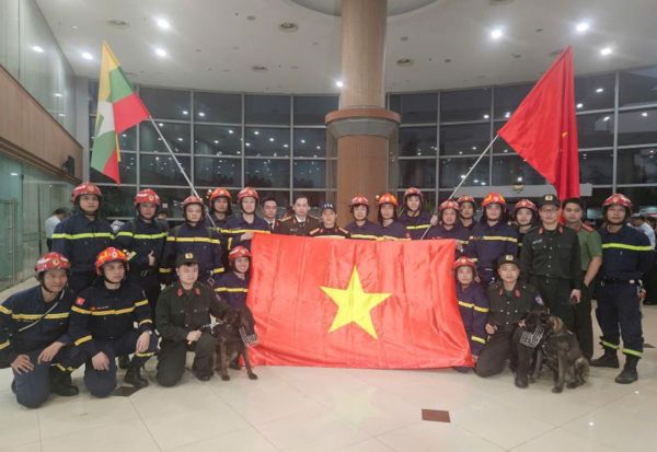 Việt Nam là một trong những quốc gia tiên phong đưa lực lượng cứu hộ tới Myanmar