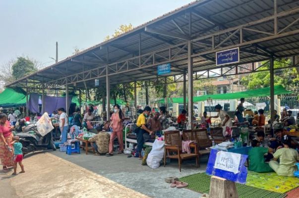Người dân Myanmar mất dần niềm tin với chính quyền sau động đất 