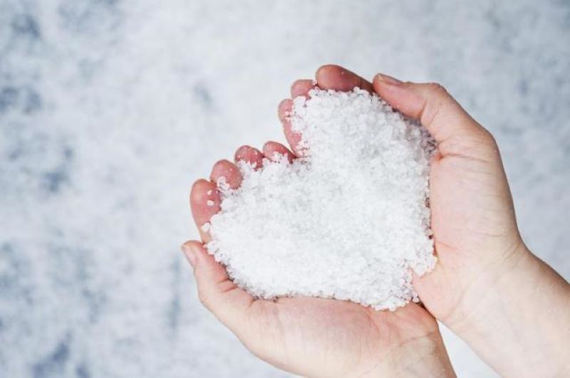 Hỗ trợ giải đáp mọi thắc mắc về muối biển sạch của khách hàng 